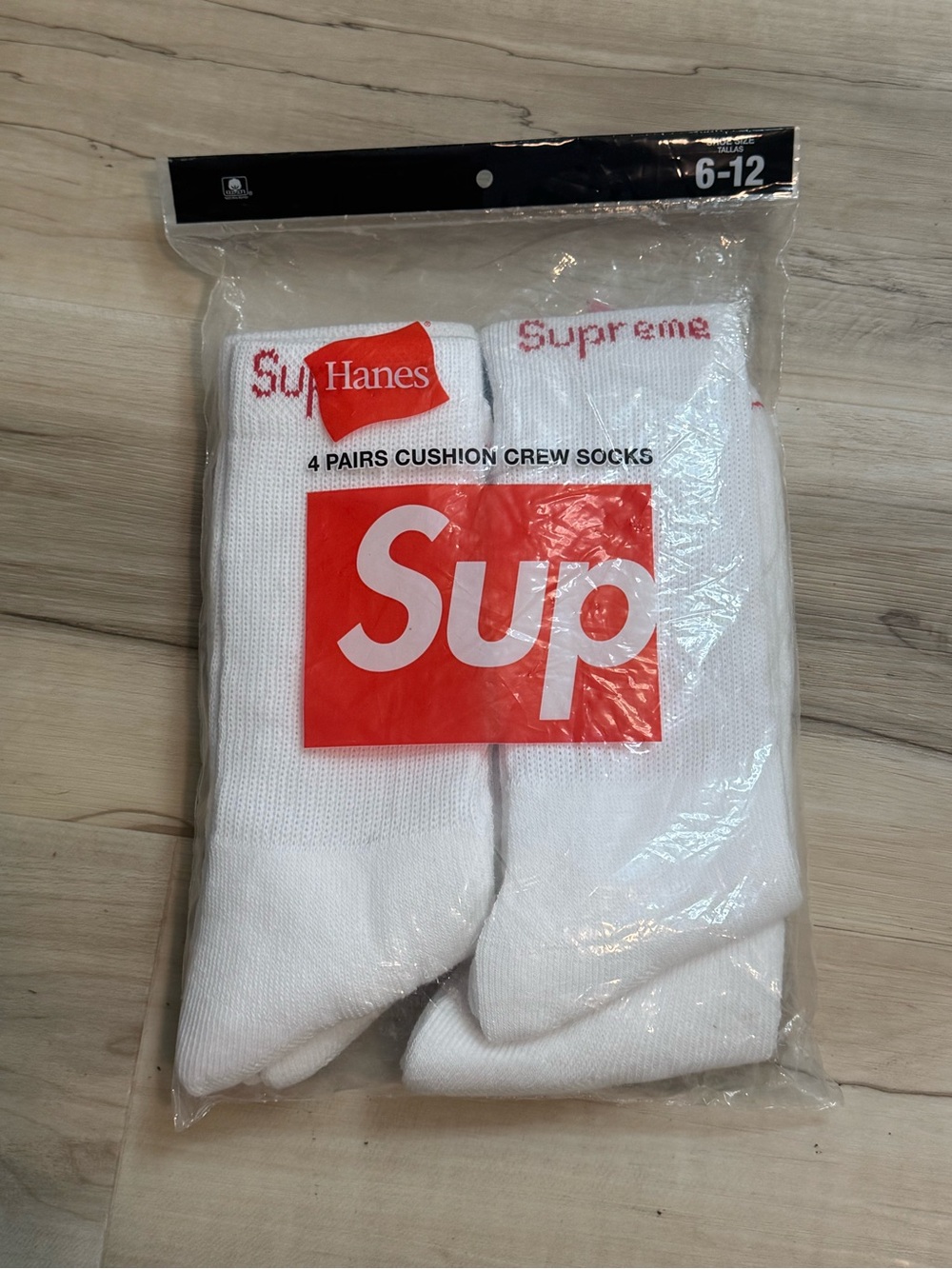 Brand New Supreme White Cushion Crew Socks - 4 Pack